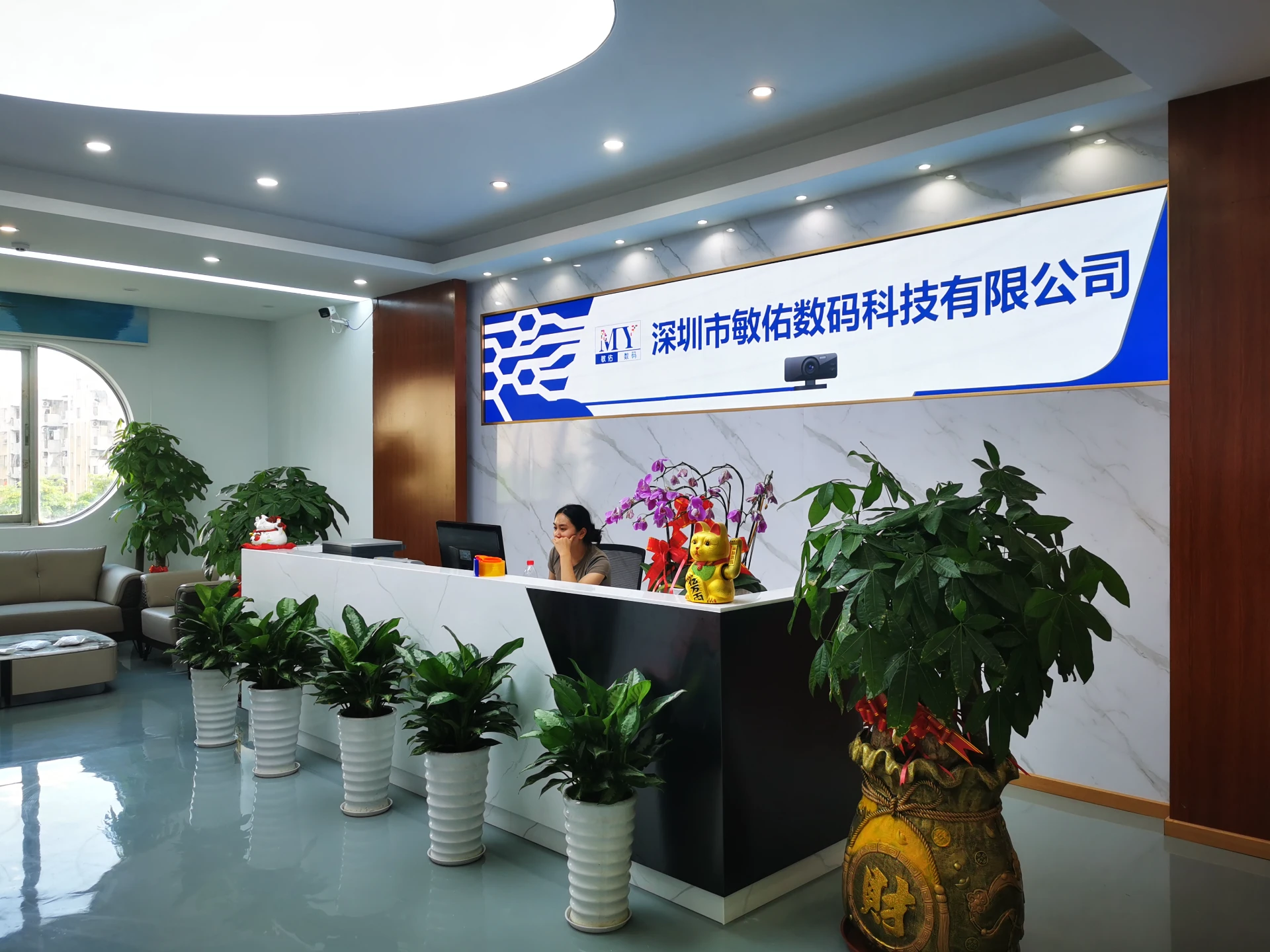 img-aboutus